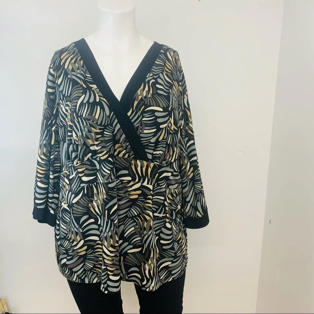 Lane Bryant Knit Top Woman 26/28 Empire Brown Print V Neck Flare Sleeve Casual